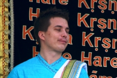 251