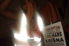 086