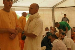 068